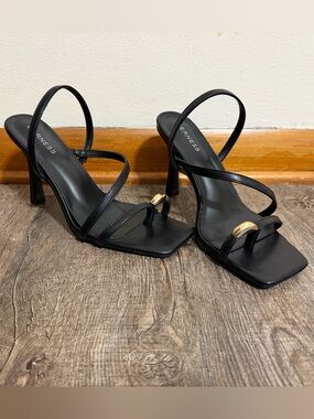 BERNESS Hildegarde Toe Loop High-Heel Sandals